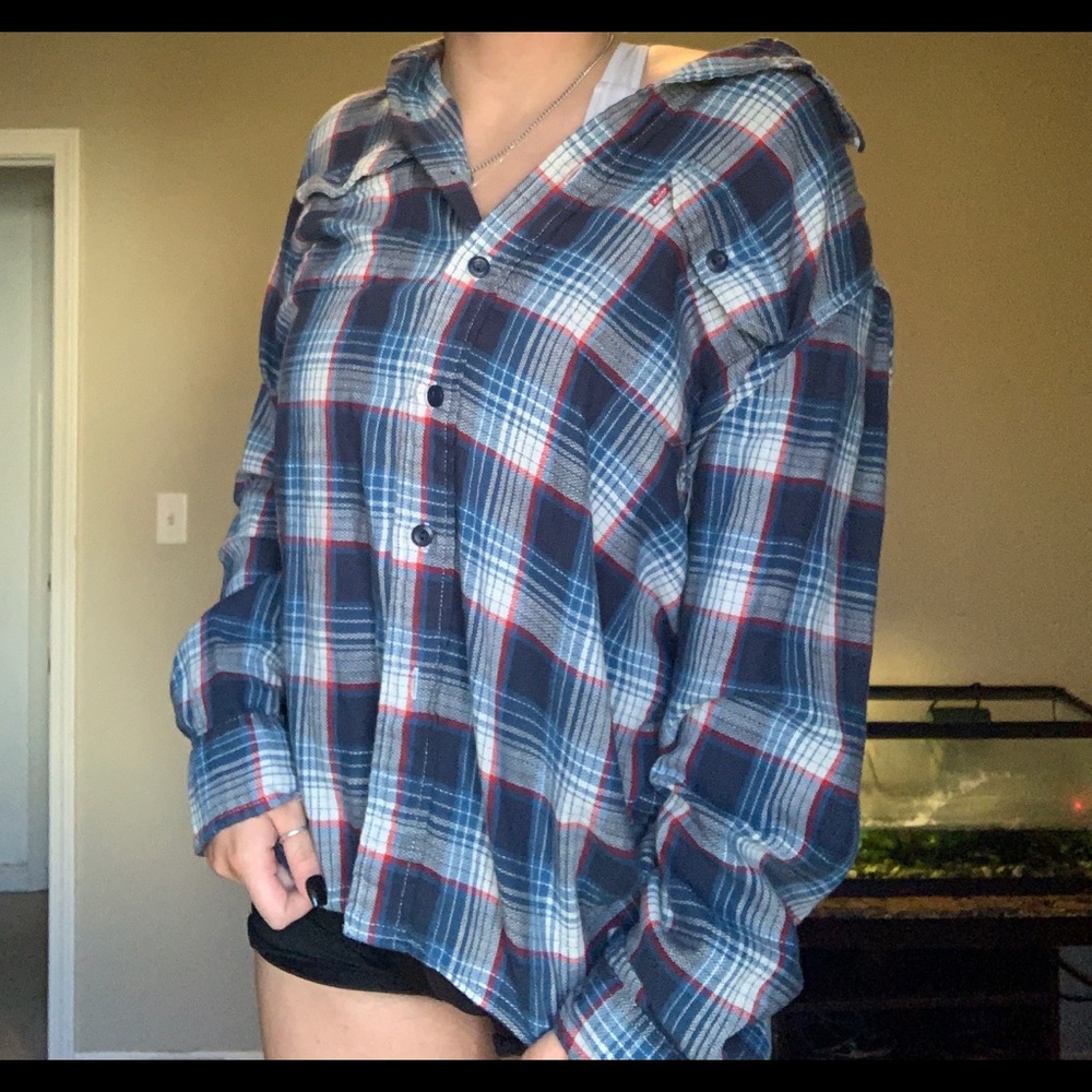 oversized Levi’s flannel